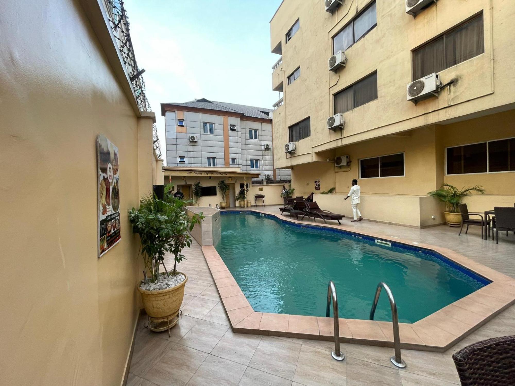 Presken Hotels @Fajodd-4 Ikeja Exterior foto